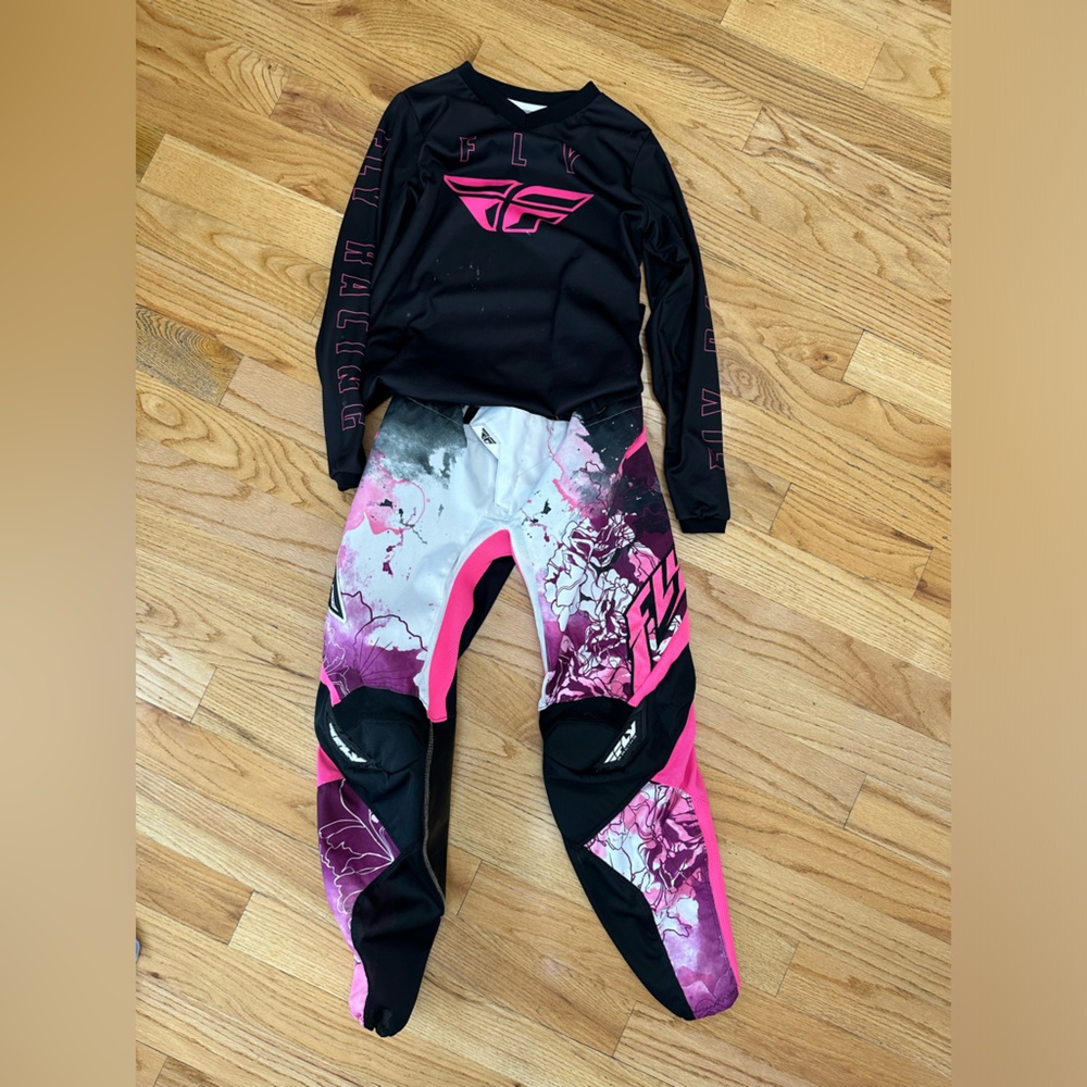 Women’s Fly Racing dirt bike moto kit jersey and pants